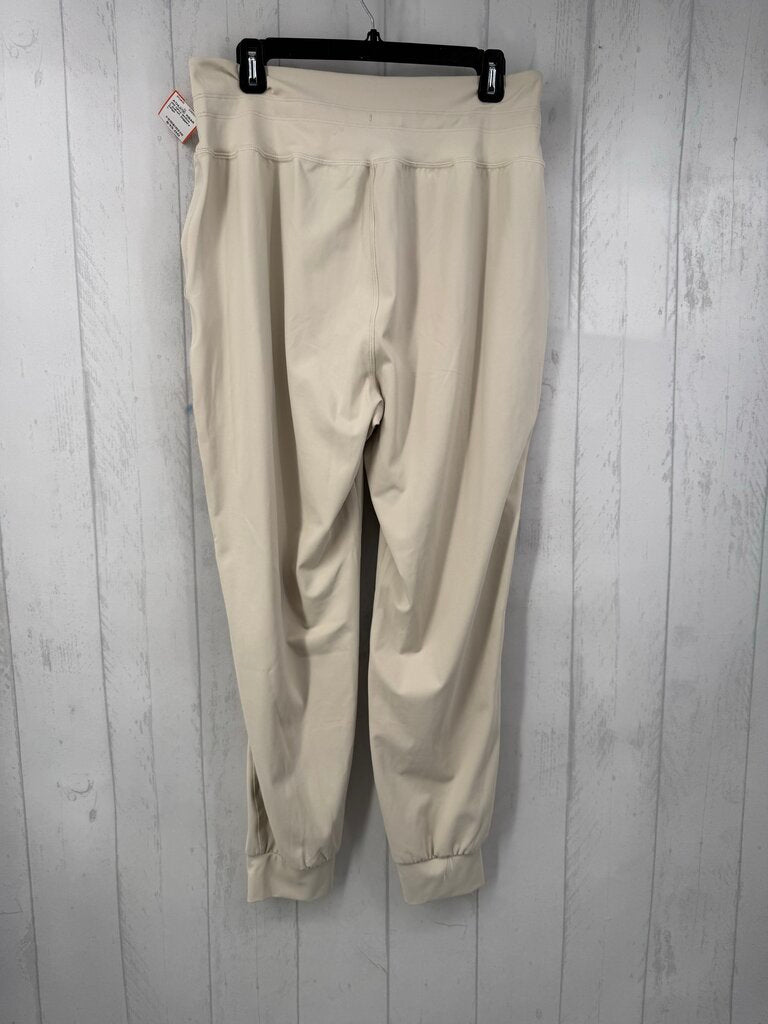 L pull-on joggers