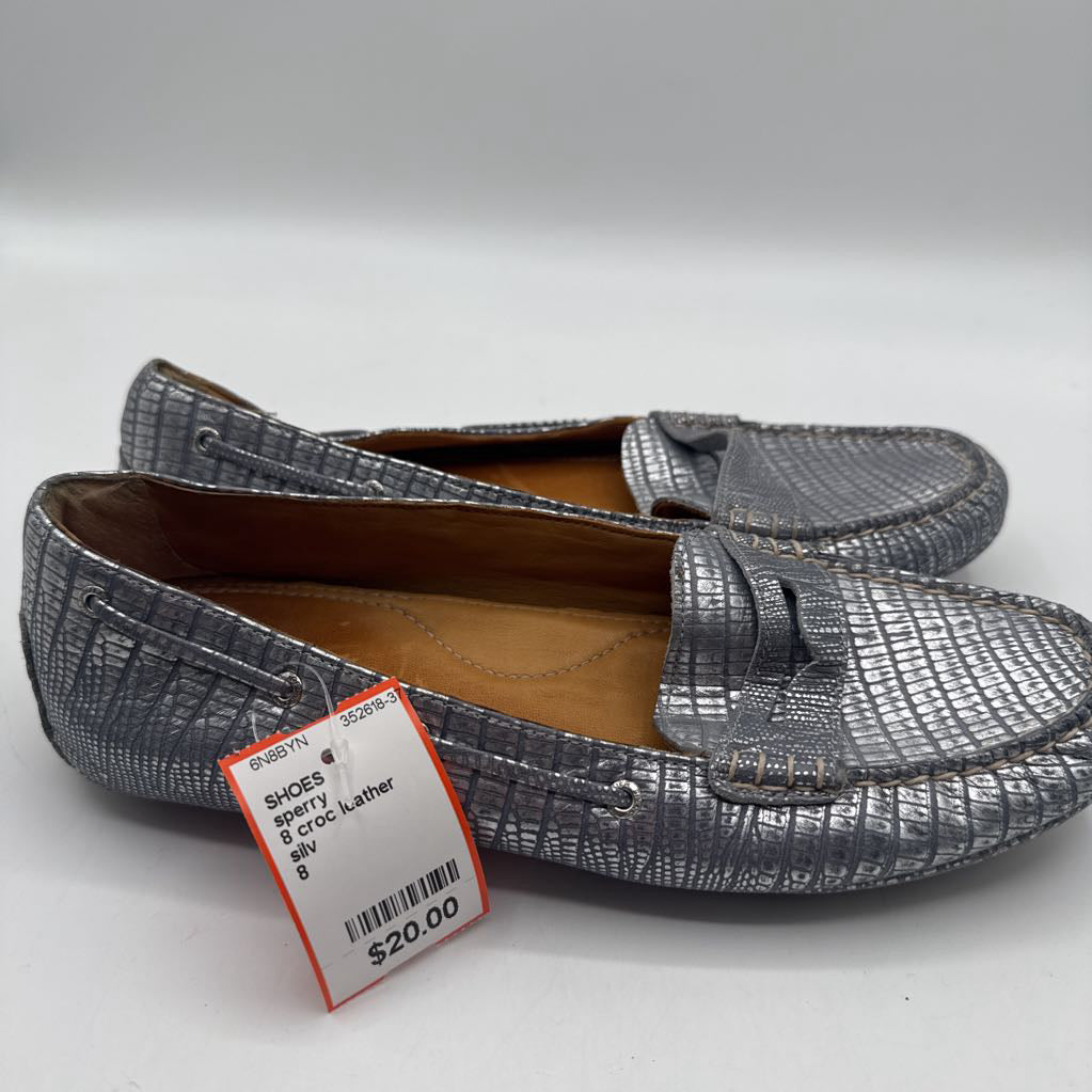 8 croc leather loafer