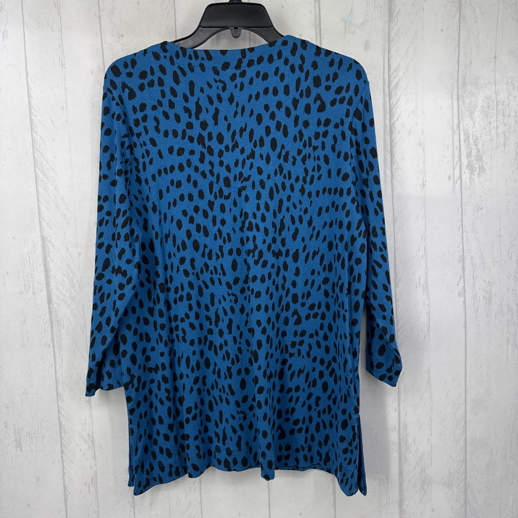 R69 XL animal print v-neck 3/4 slv top