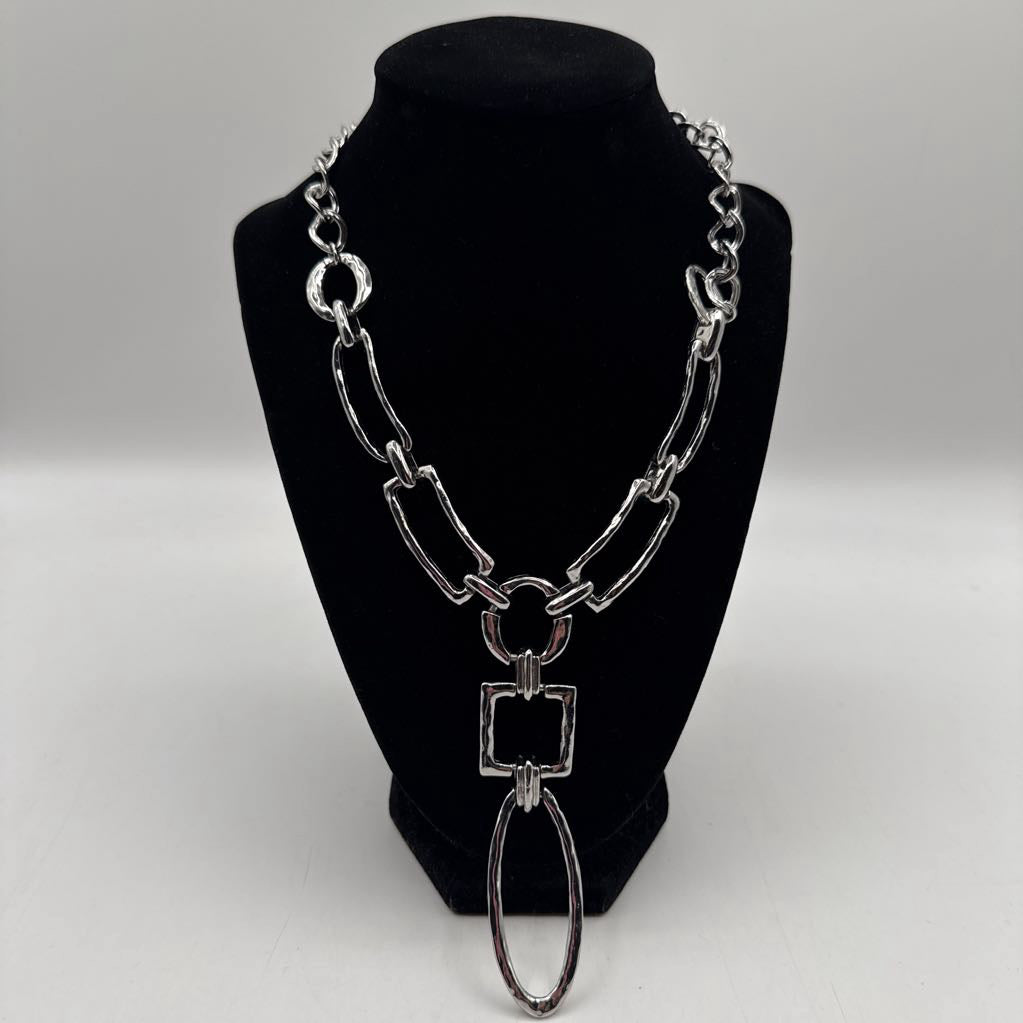 15" silvertone chainlink necklace