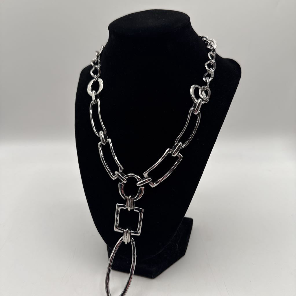 15" silvertone chainlink necklace