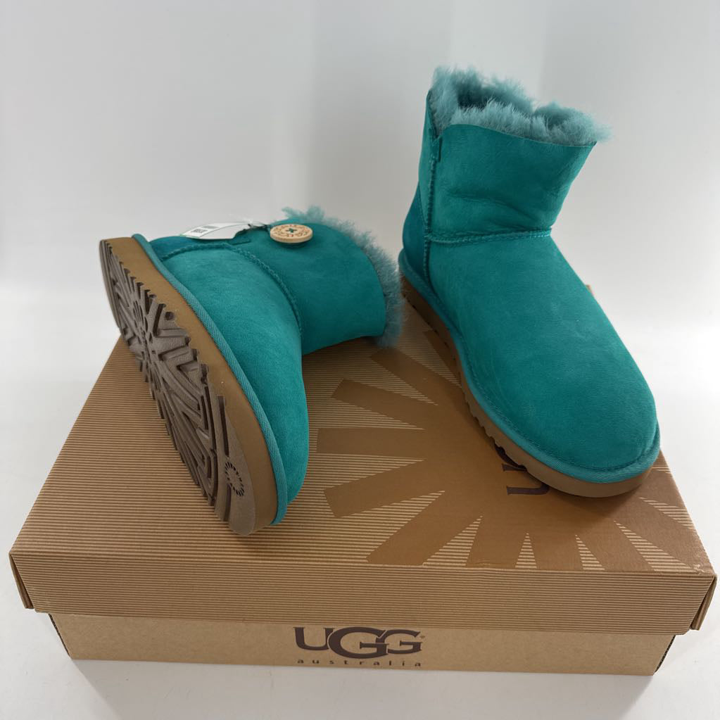 8 sherpa lined boots