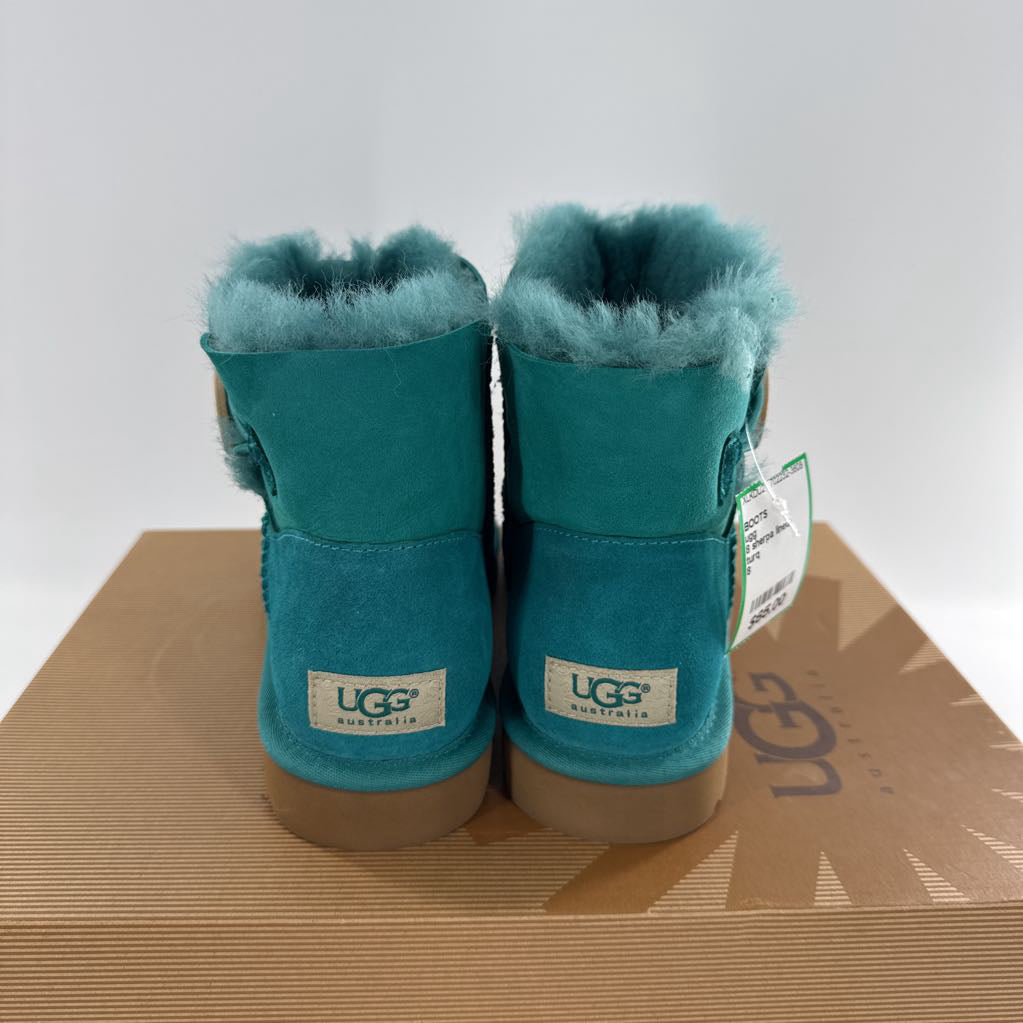 8 sherpa lined boots