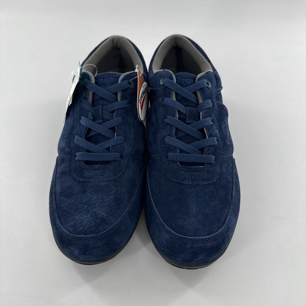 10 suede lace-up sneaker