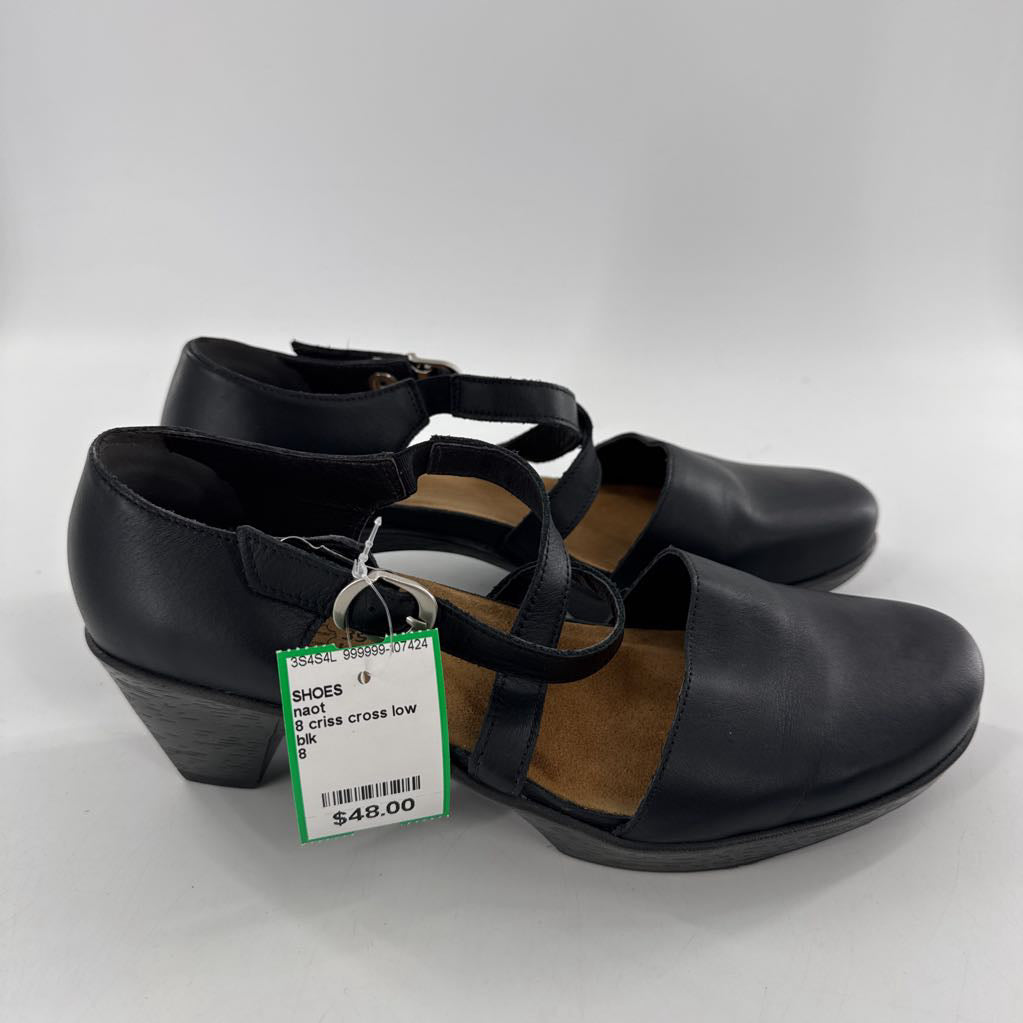 8 criss cross low heel shoe