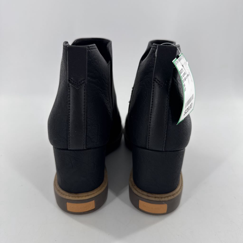 9.5 slip-on wedge heel boot