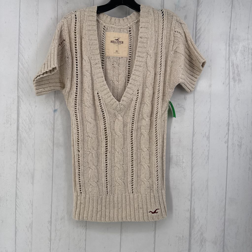 XS cable knit v-neck s/s sweater