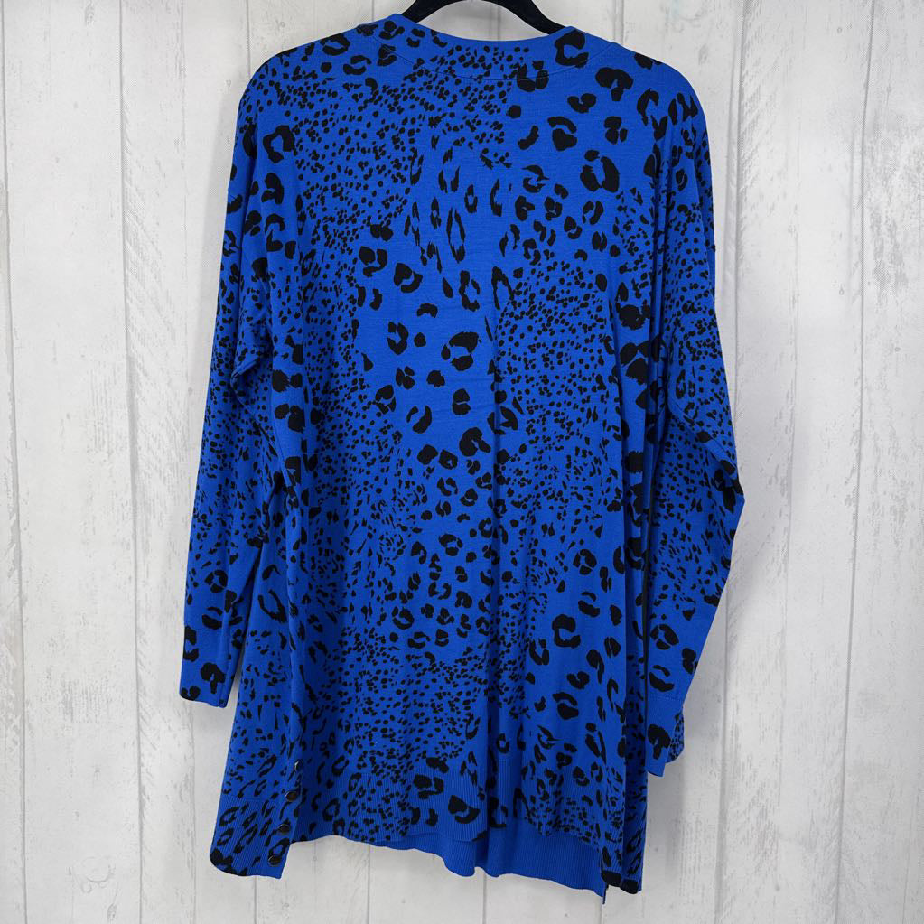 XXL animal print v-neck sweater