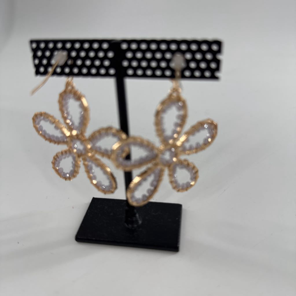 beaded flower earrings-purp