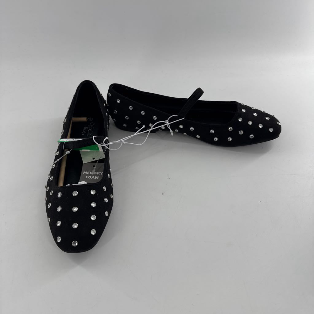 R35 9 studded flats