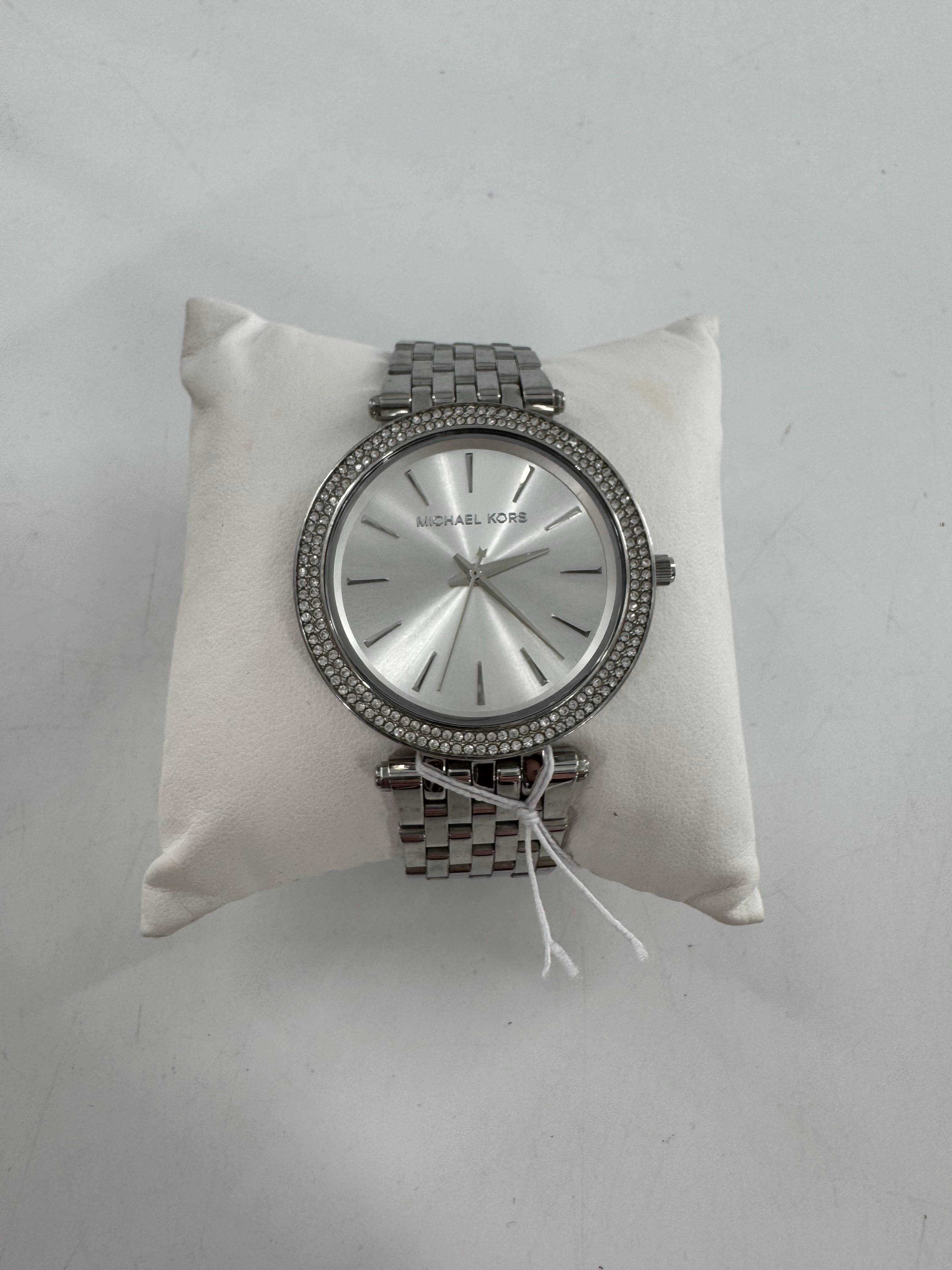 silvertone round face watch