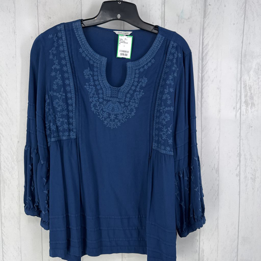 L embroidered notch neck l/s top