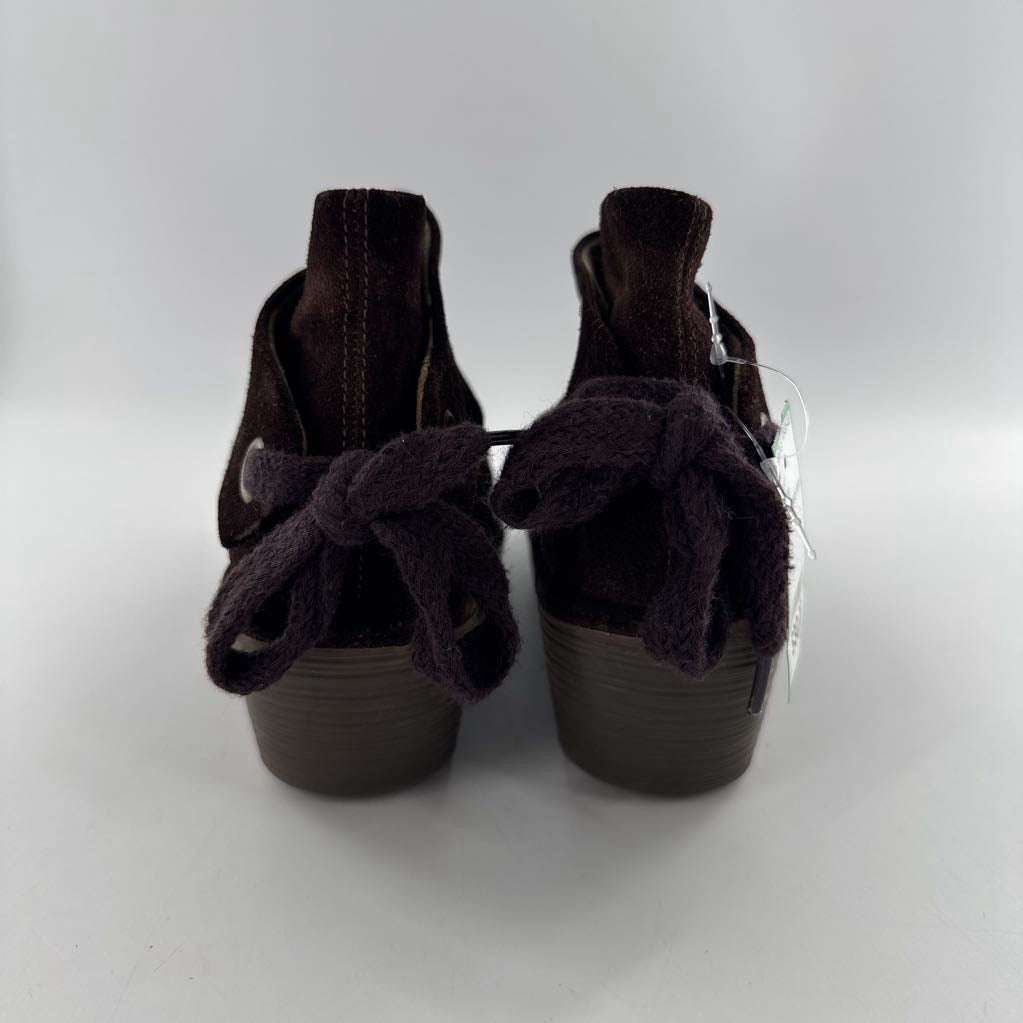 10 wedge back lace up ankle boots