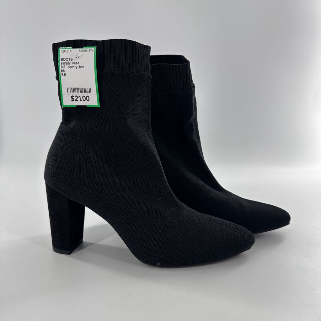 8.5 pointy toe block heel boot