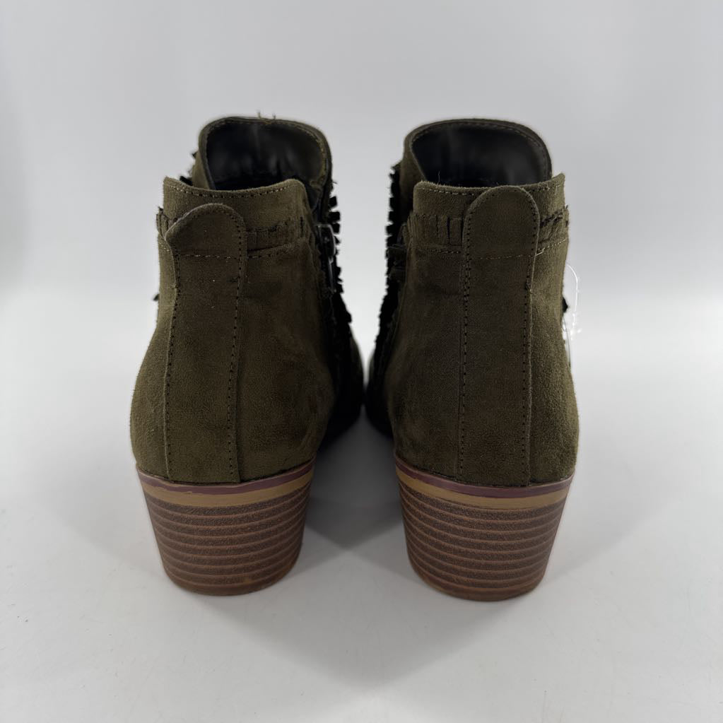 8W ankle zip bootie