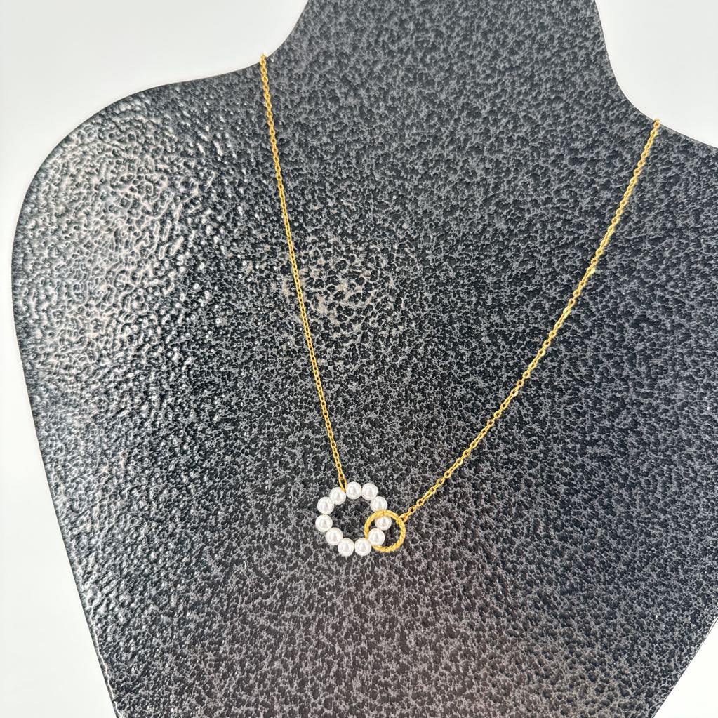 10" gold tone pearl pendant necklace