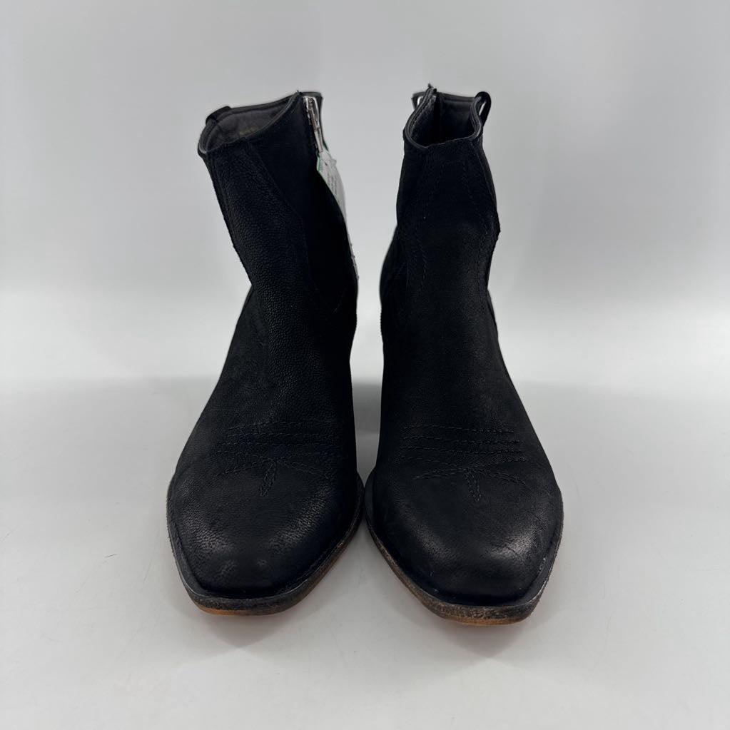 8 heel side zip ankle boots