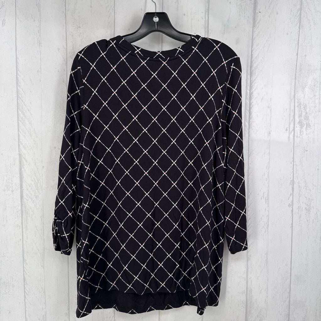 XL checkered scoop neck l/s top
