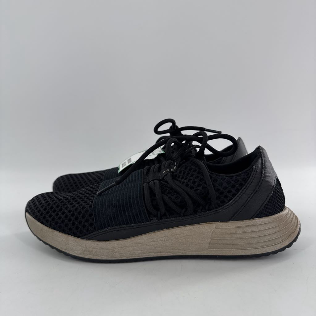 8 mesh lace-up sneaker