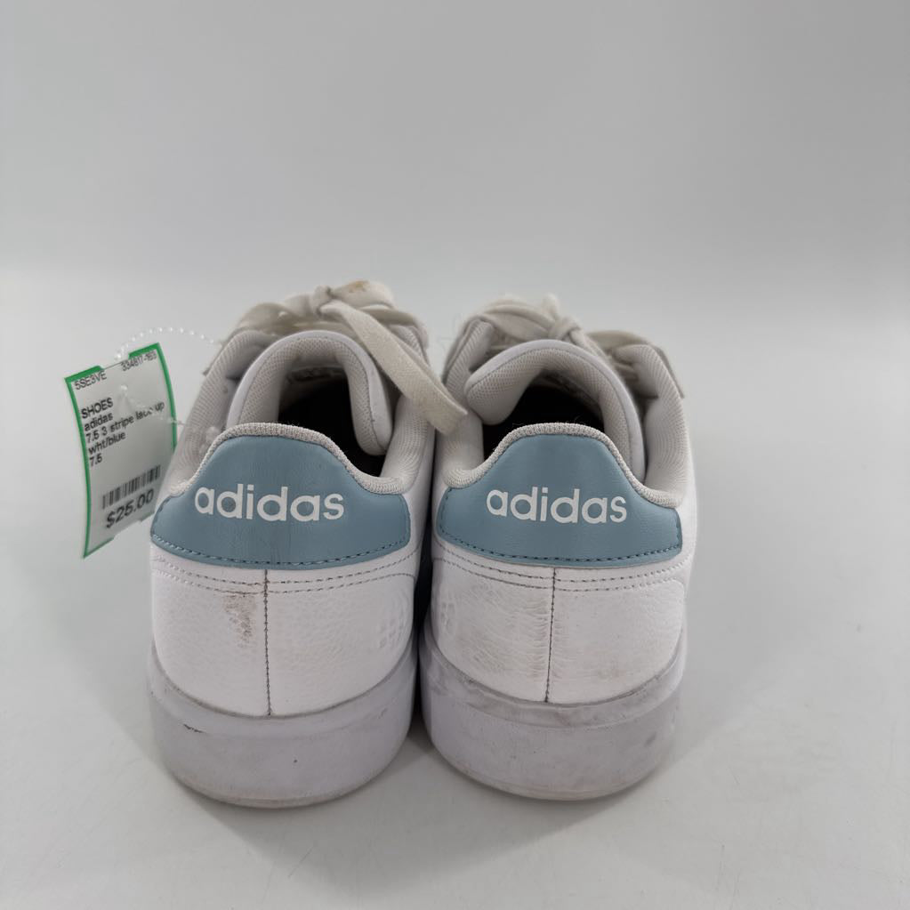 7.5 3 stripe lace up sneakers