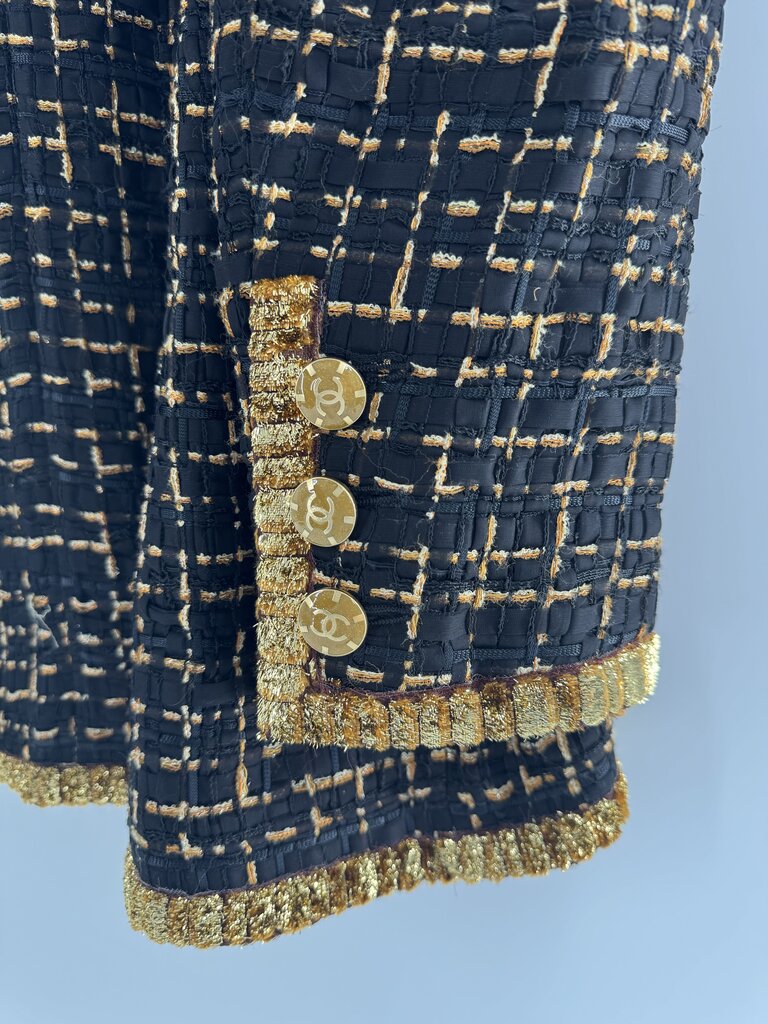 46 tweed l/s button blazer w/ gold trim