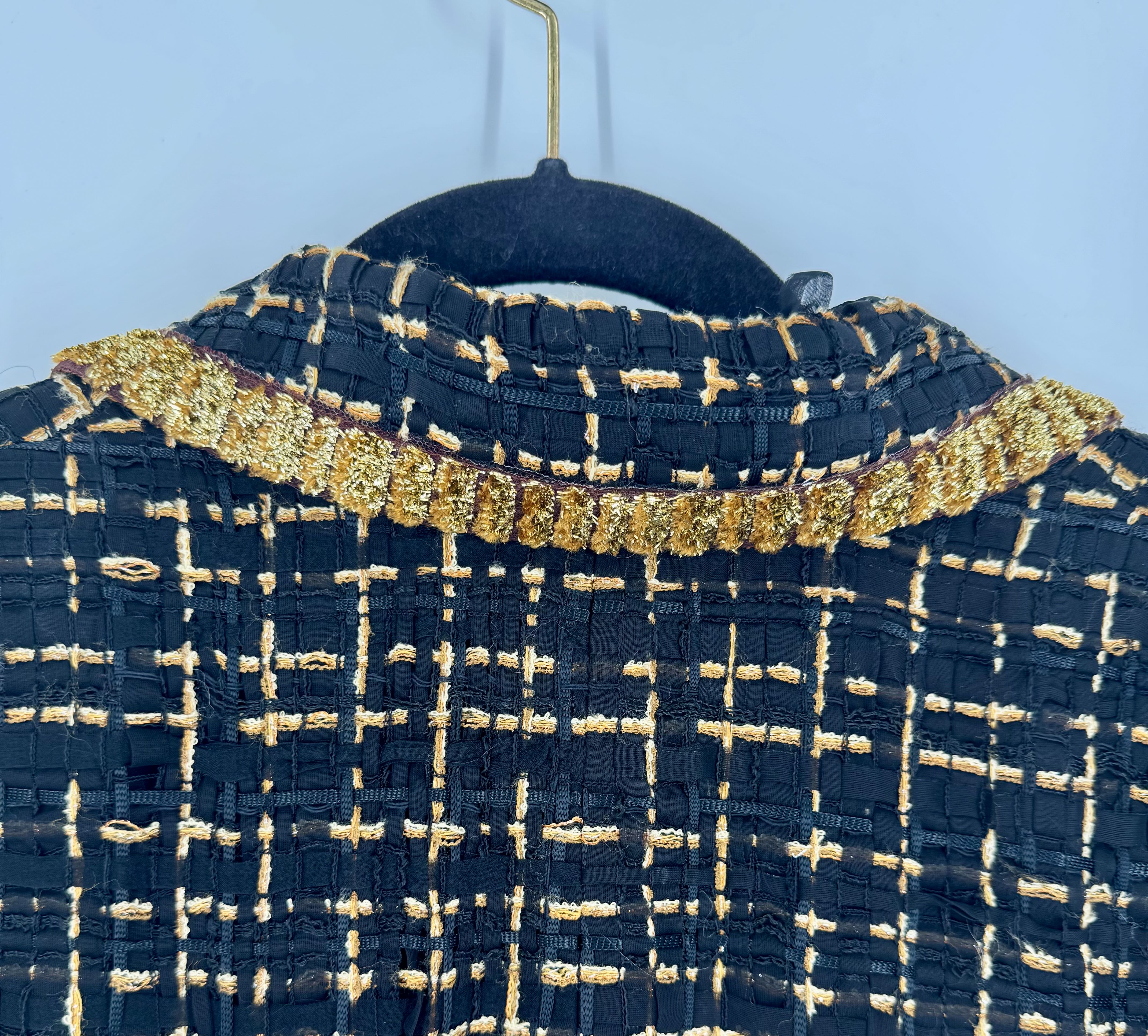 46 tweed l/s button blazer w/ gold trim