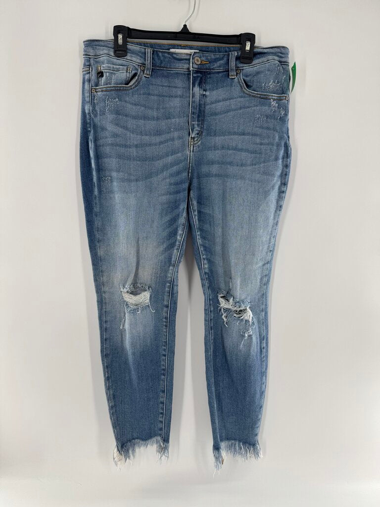 32 frayed hem straight leg jean