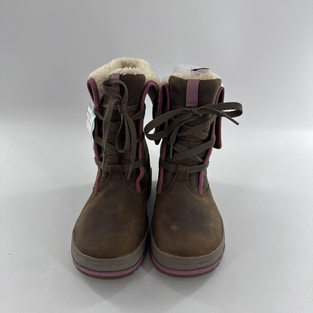 7 sherpa line lace up boots