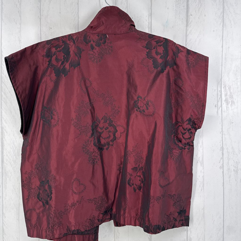 R135 L vine tapestry single button vest