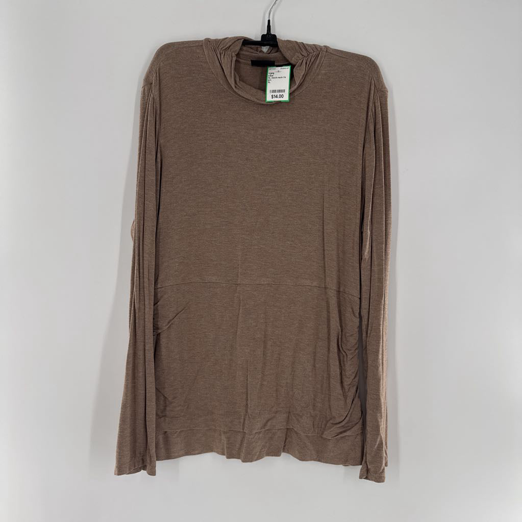 XL mock-neck l/s top