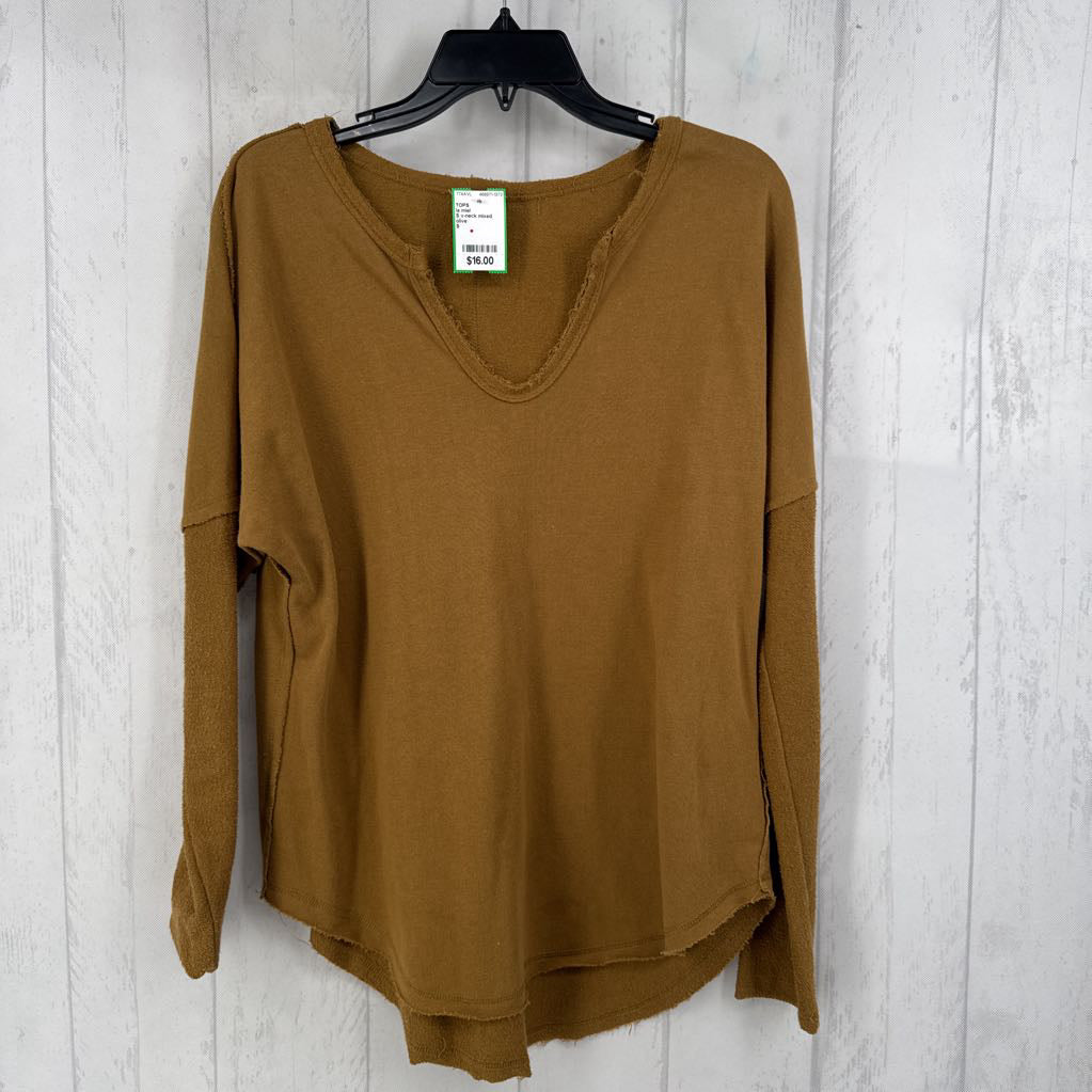 S v-neck mixed media l/s top