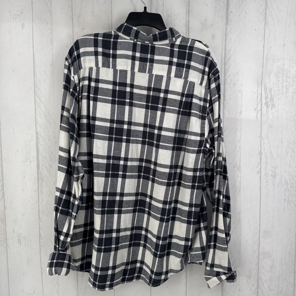 R37 XL plaid button down l/s top