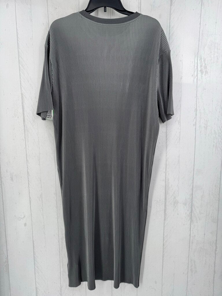 M pleated crewneck s/s dress