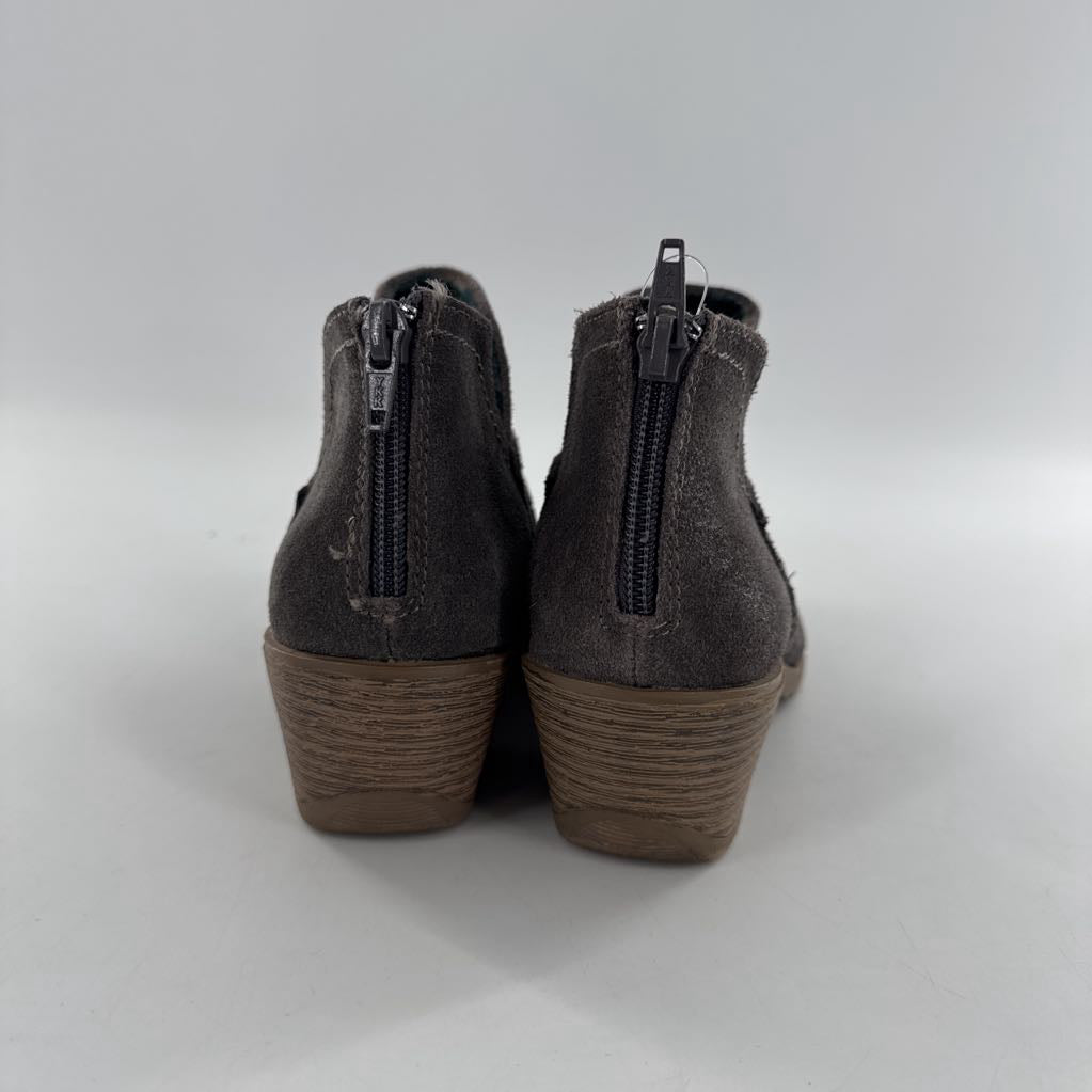 8 leather ankle boot