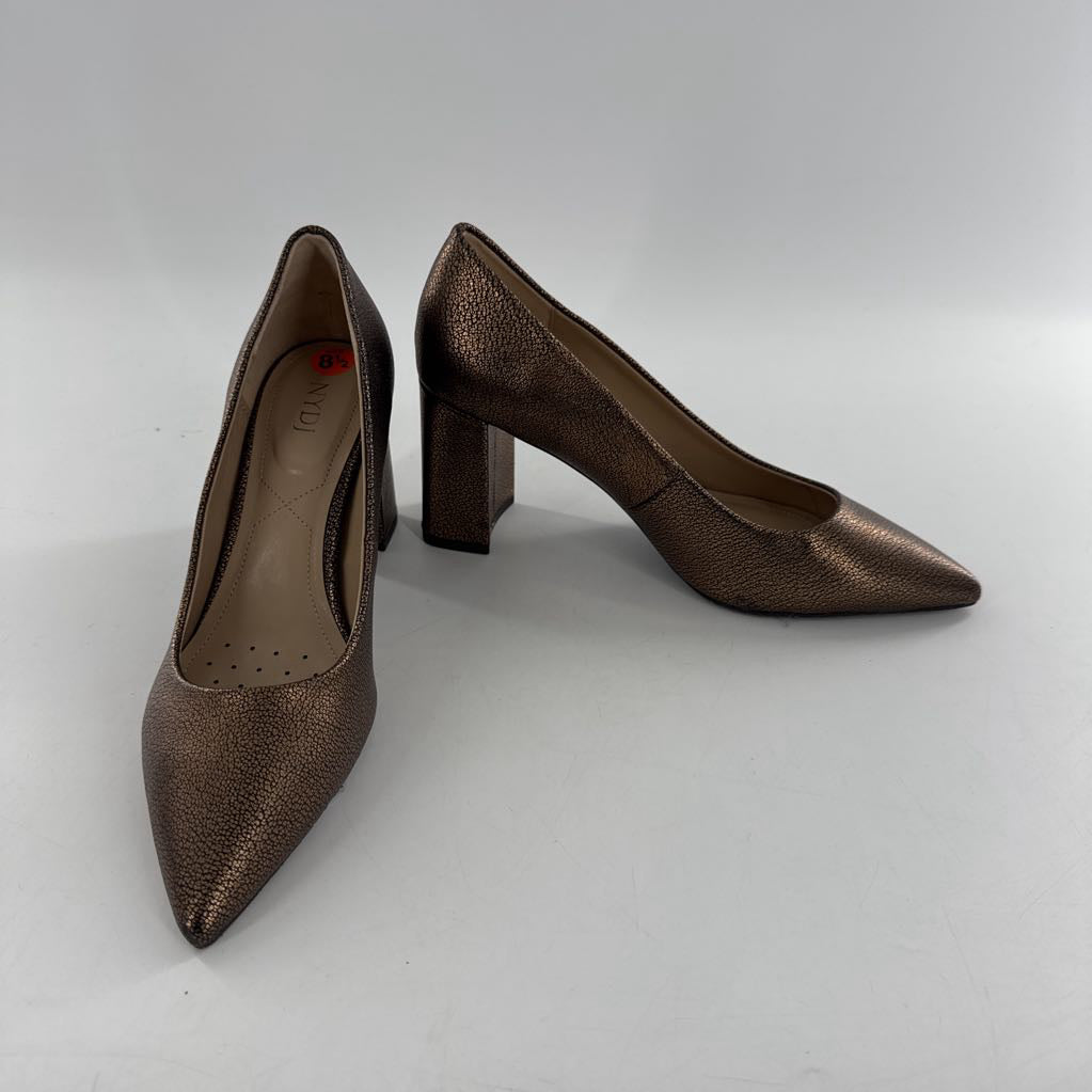 8.5 pointy toe pumps