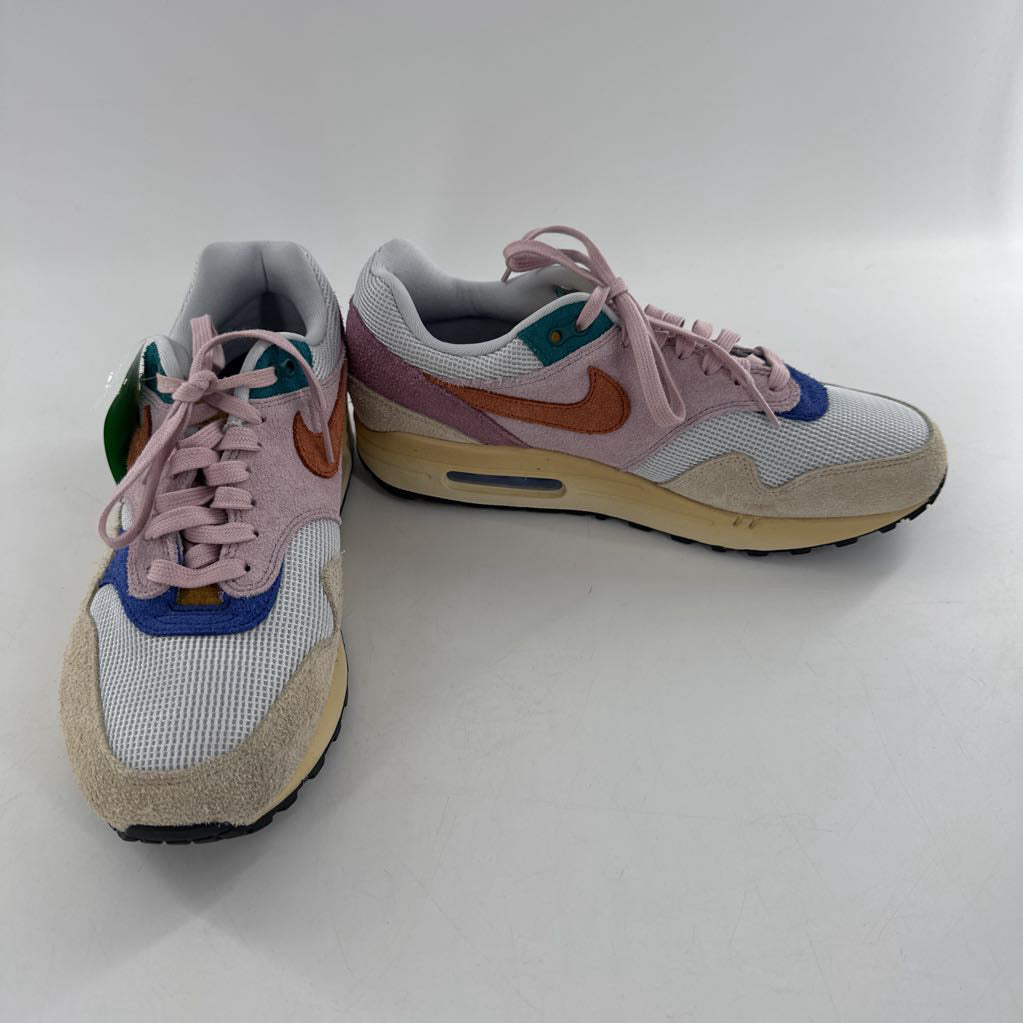 10.5 lace up sneaker