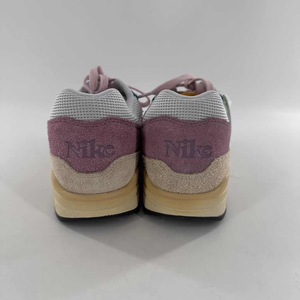 10.5 lace up sneaker