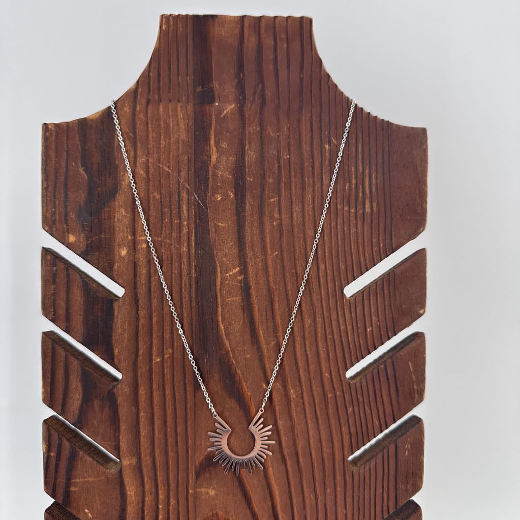 silv sunburst necklace