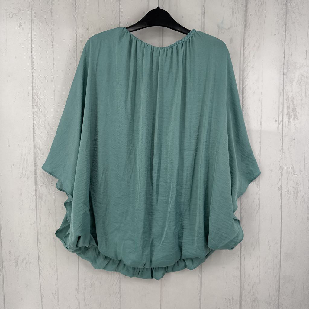1X gathered flutter slv top