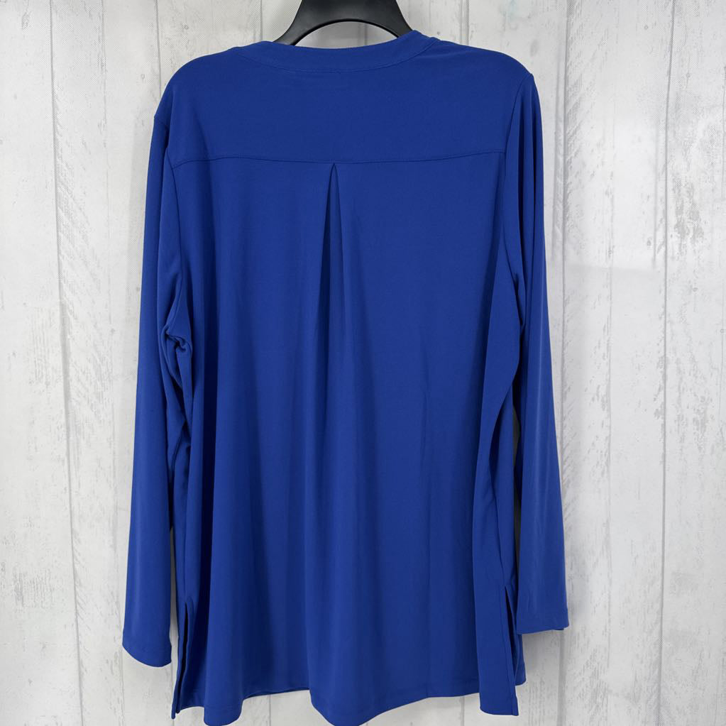 1X v-neck button down l/s top