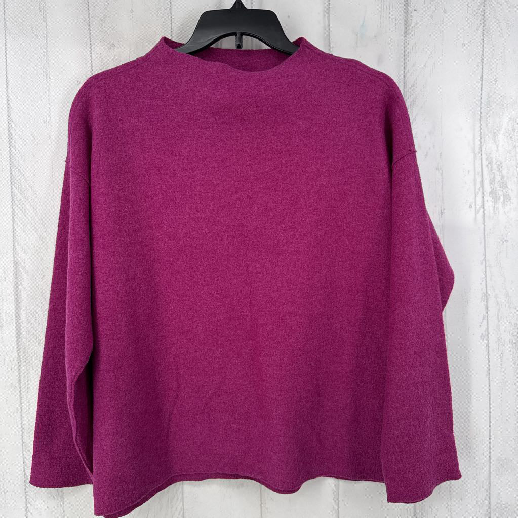 M wool boat neck sweater