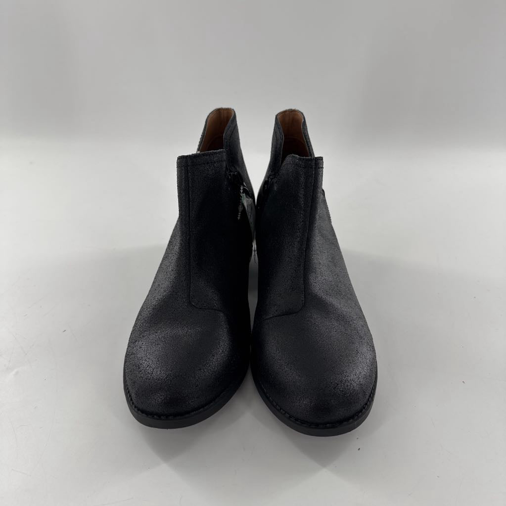 9 side zip ankle booties