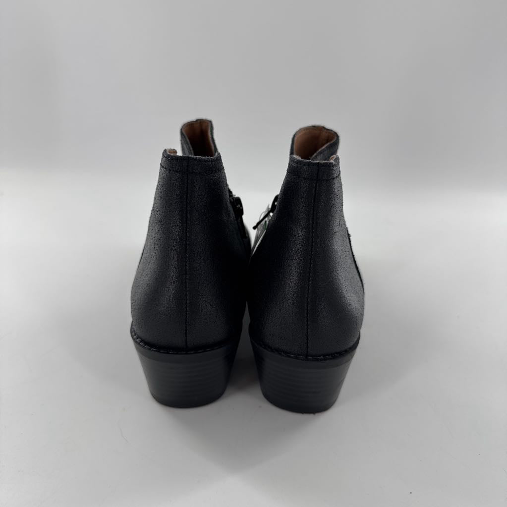 9 side zip ankle booties