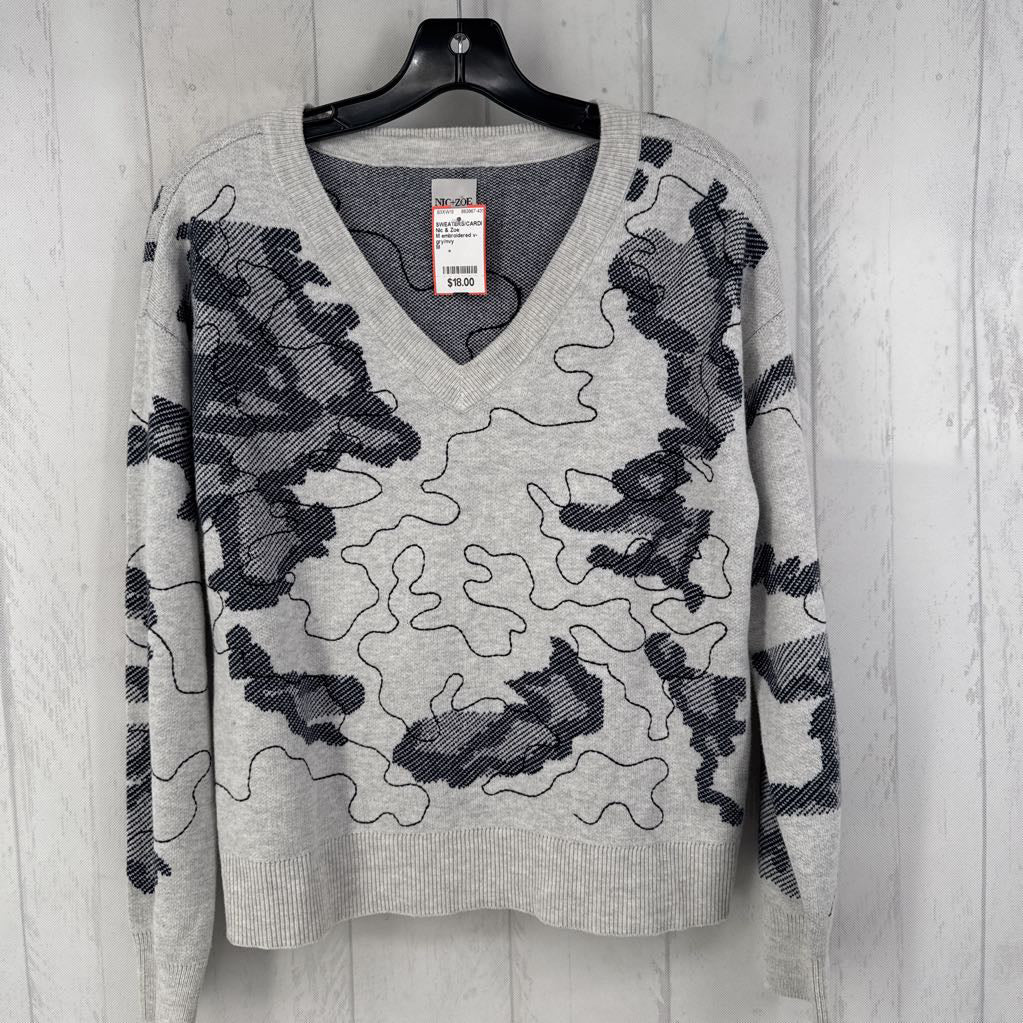 M embroidered v-neck sweater