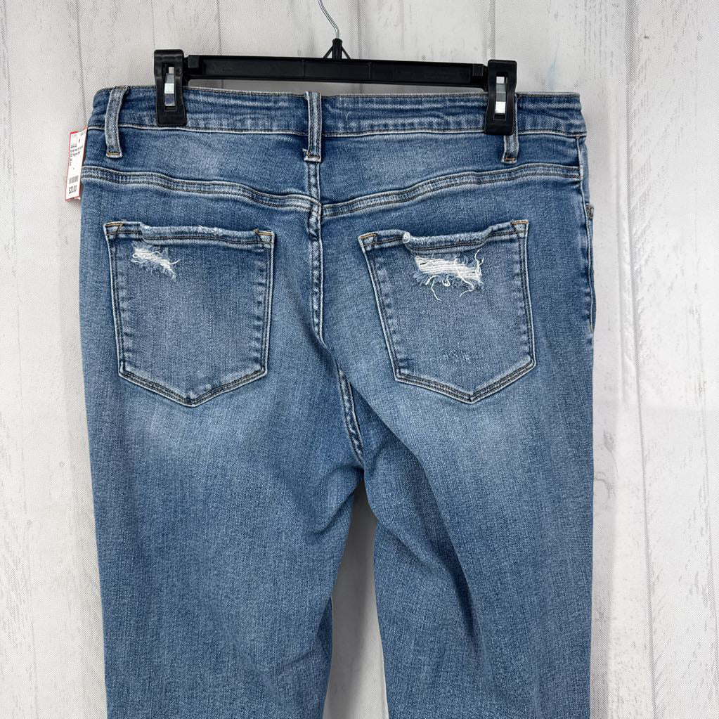 32 frayed hem skinny jean
