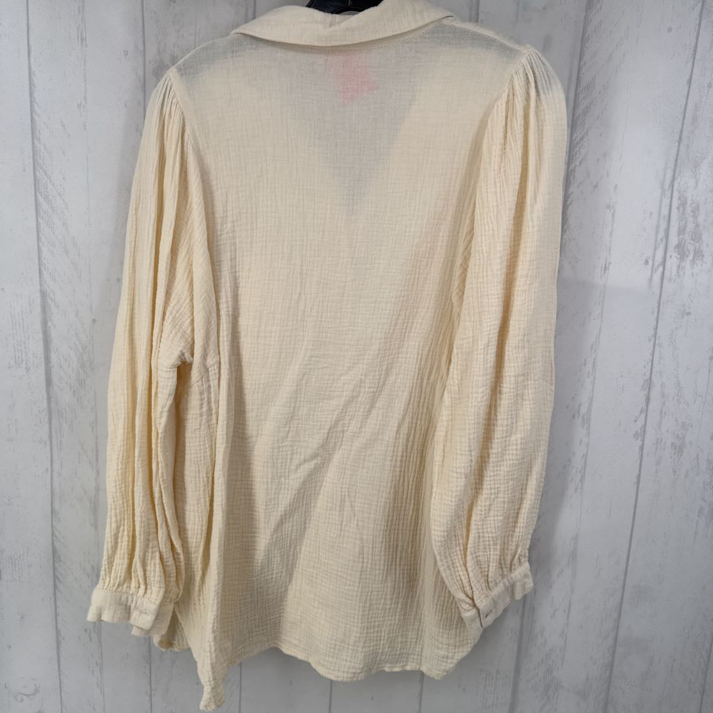 L gauzy button down l/s top