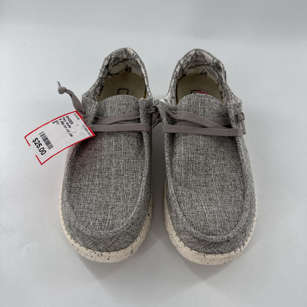 9 slip-on casual shoe