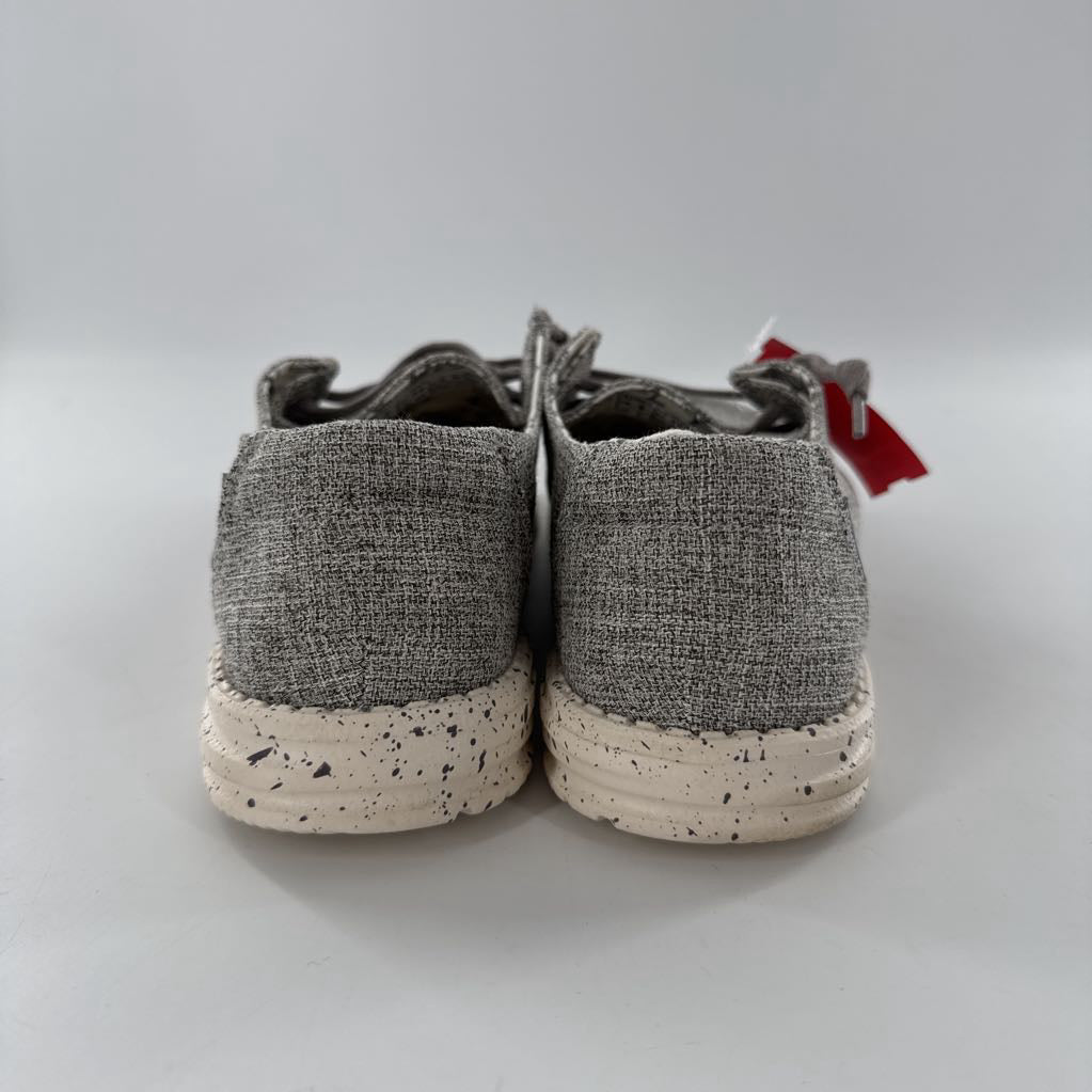 9 slip-on casual shoe