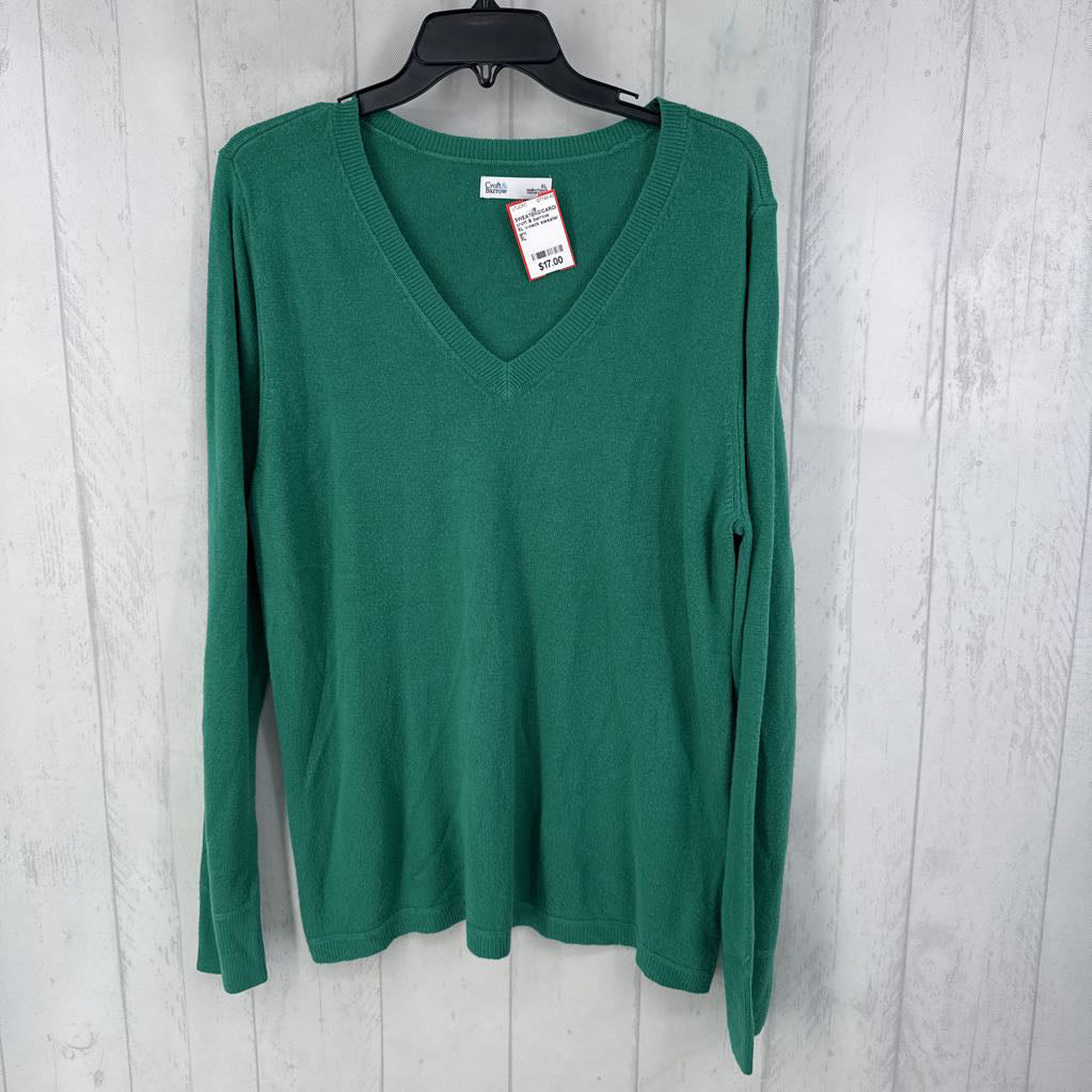 XL v-neck sweater