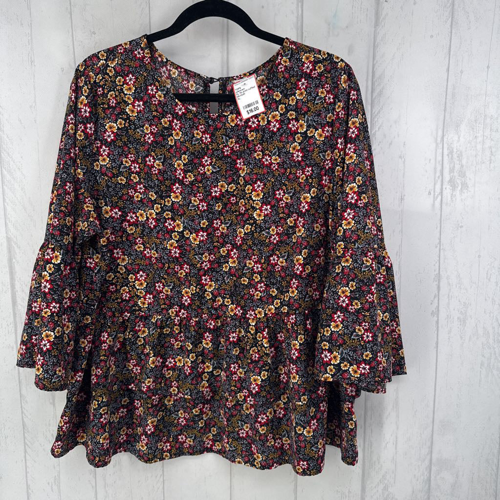 XL flo print ruffled hem top